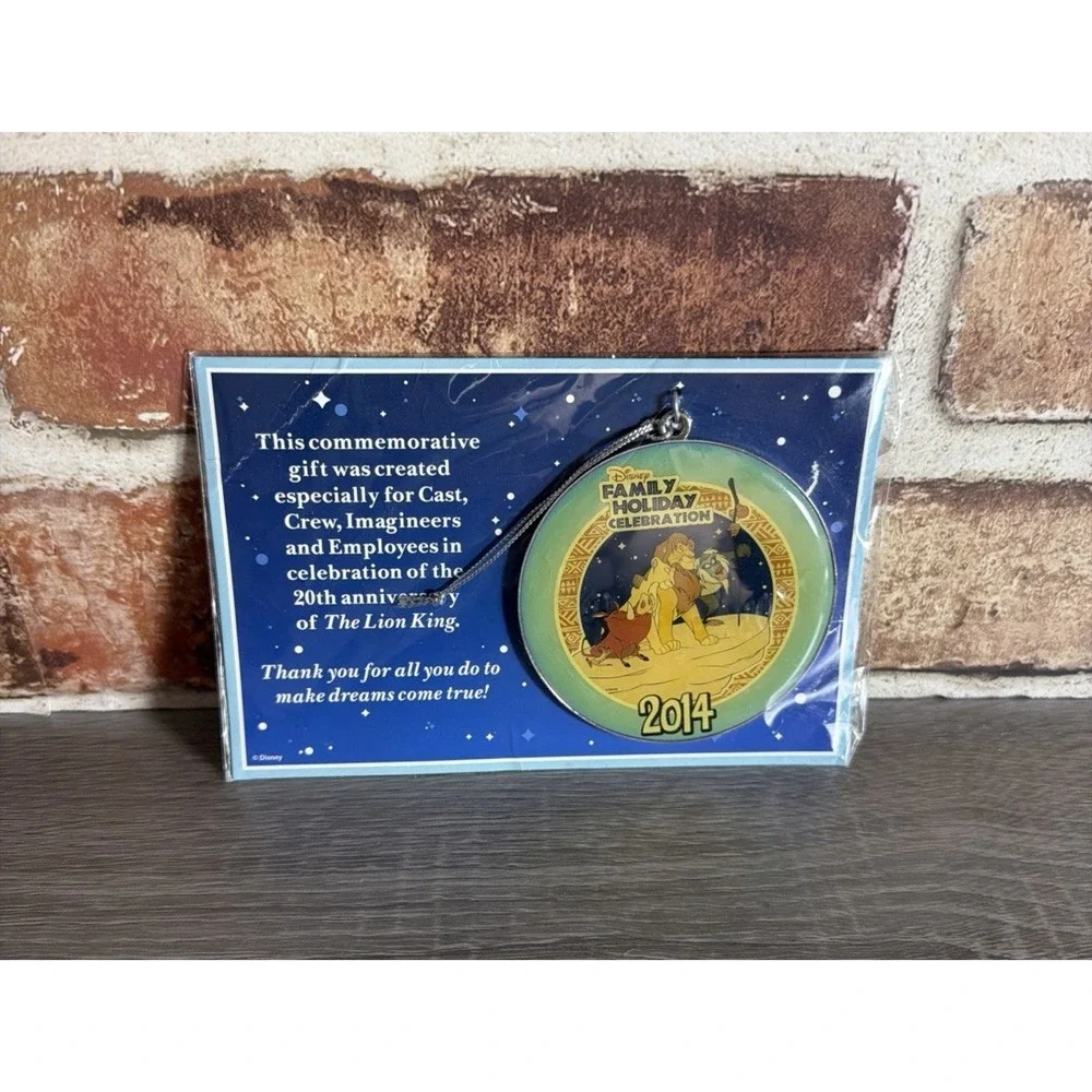 2014 Disney Lion King Ornament Family Holiday Celebration